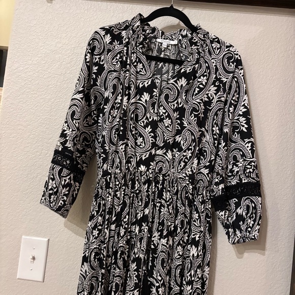 ❗️FINAL❗️Chico's Black and White Paisley Maxi Dress Small 4 - Picture 4 of 11